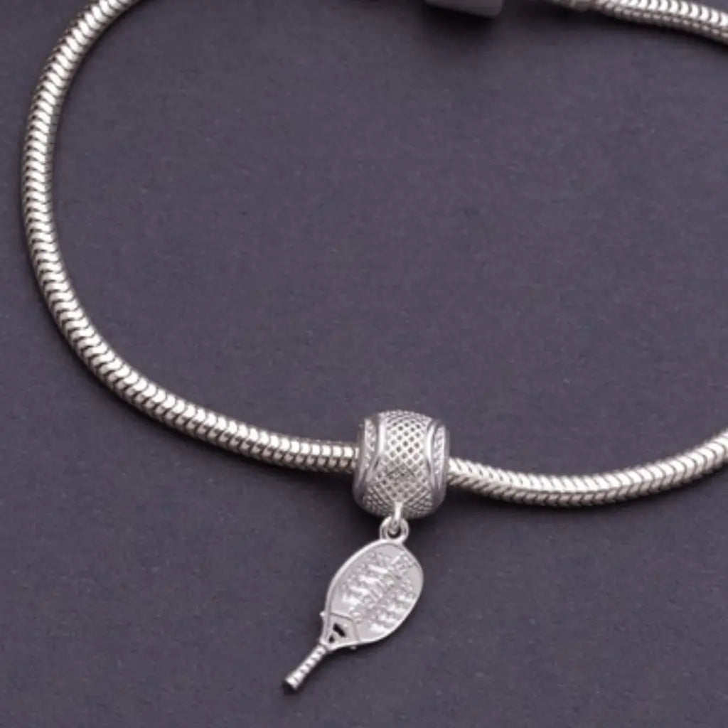 Pulseira com berloque beach tennis