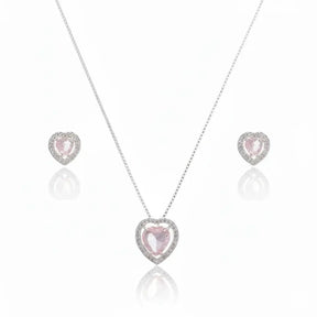 Conjunto colar e brincos em prata 925 com pedras rosa em formato de coração e zircônias cravejadas.