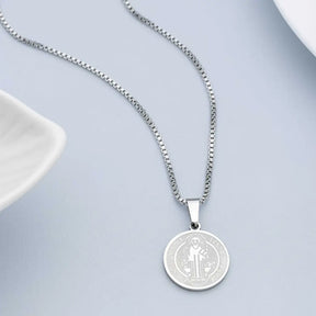 Colar medalha São Bento médio em aço inox prateado, acessório de devoção e estilo casual