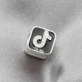 Berloque tik tok